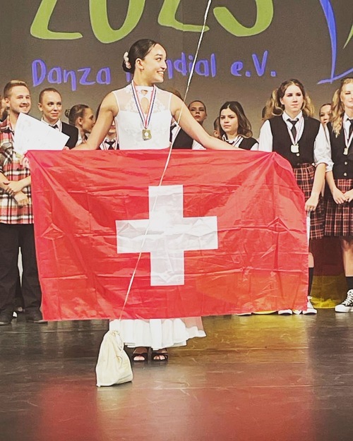 Internationale Tanzmeisterschaften mit der Feier der Erstplatzierten Chiara Scala