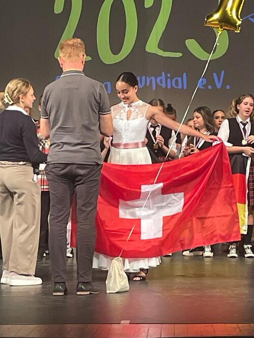 Internationale Tanzmeisterschaften mit der Feier der Erstplatzierten Chiara Scala