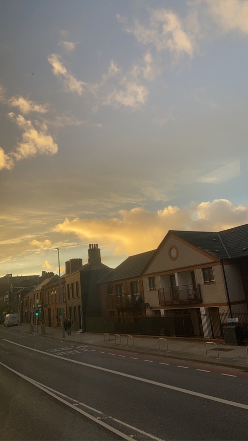 Impressionen eines Morgenhimmels über Dublin von Malte, der hier ein kaufmännisches Irland-Halbjahr absolviert