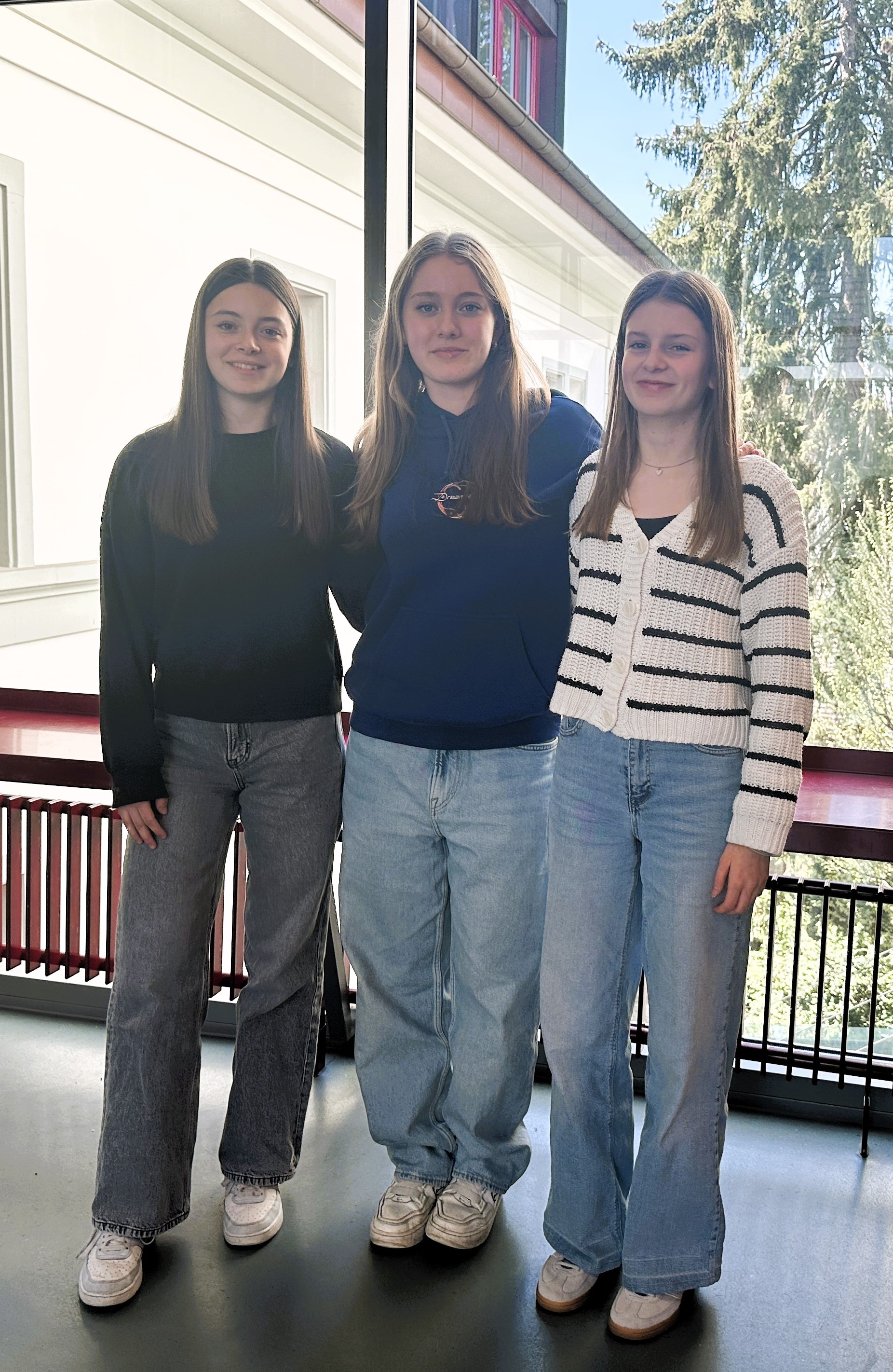 Riana, Rebecca, Annina – unsere Absolventinnen des 10. Schuljahres 2024/25