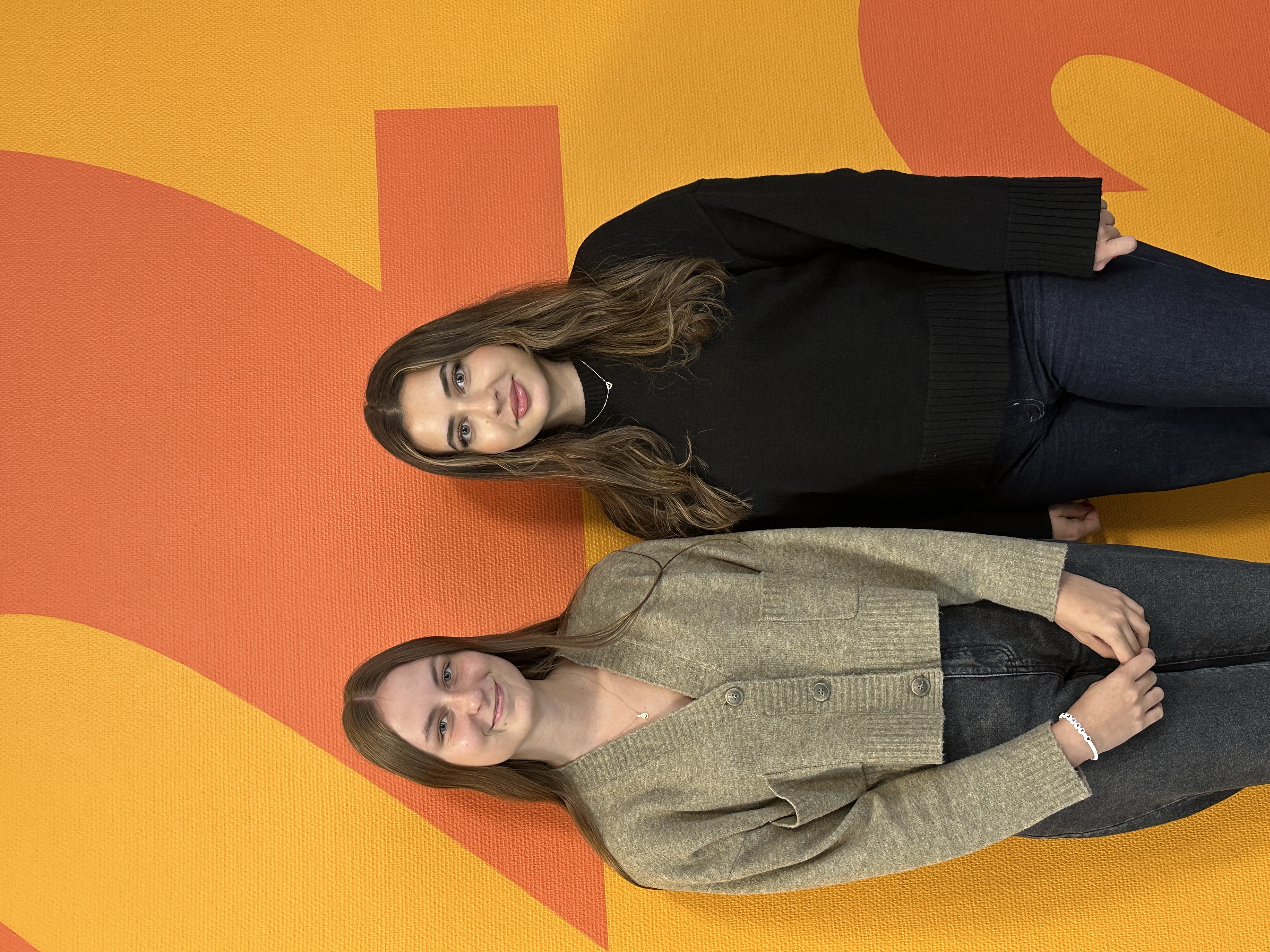 Noémi F. und Aya A., Lernende Fachfrau Apotheke EFZ, 2. Lehrjahr 2024/2025